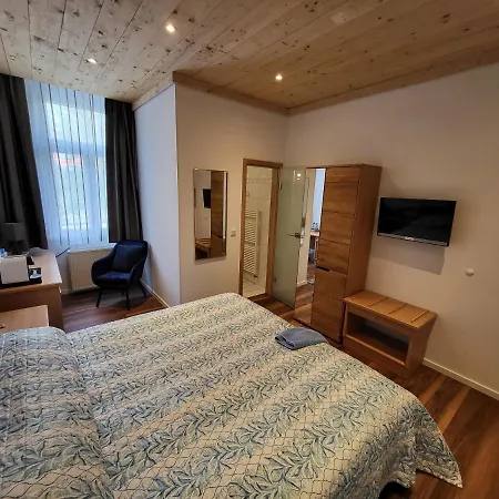 Affittacamere Bergischer Hof - Bergischer Hofgarten 3*