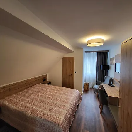 Bergischer Hof - Bergischer Hofgarten Guest house